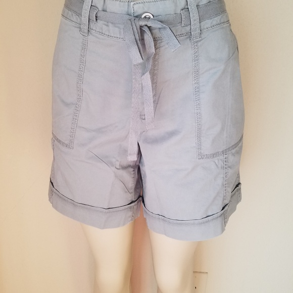 NWT Sonoma Mid Rise Khaki Shorts Frost Gray - Picture 2 of 8